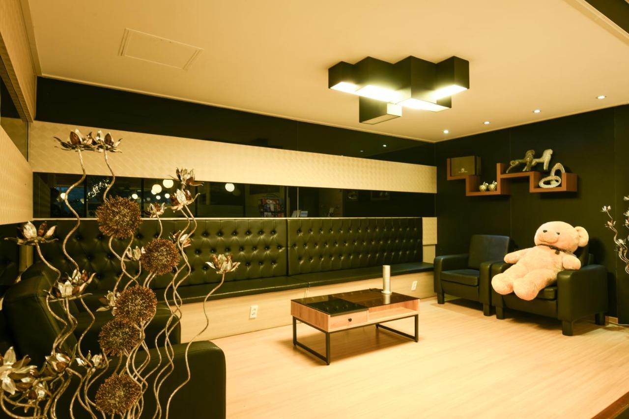 Jeju Airport Hotel Экстерьер фото