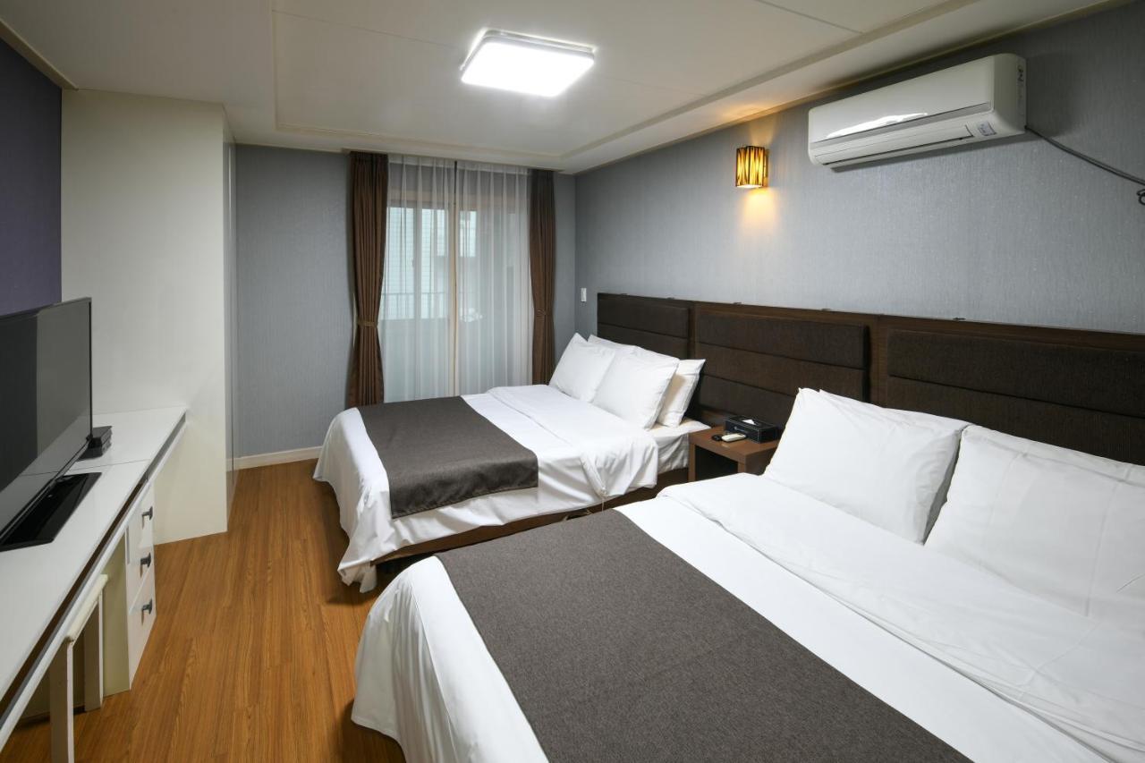 Jeju Airport Hotel Экстерьер фото