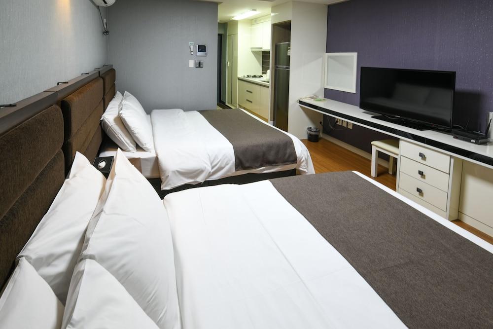 Jeju Airport Hotel Экстерьер фото