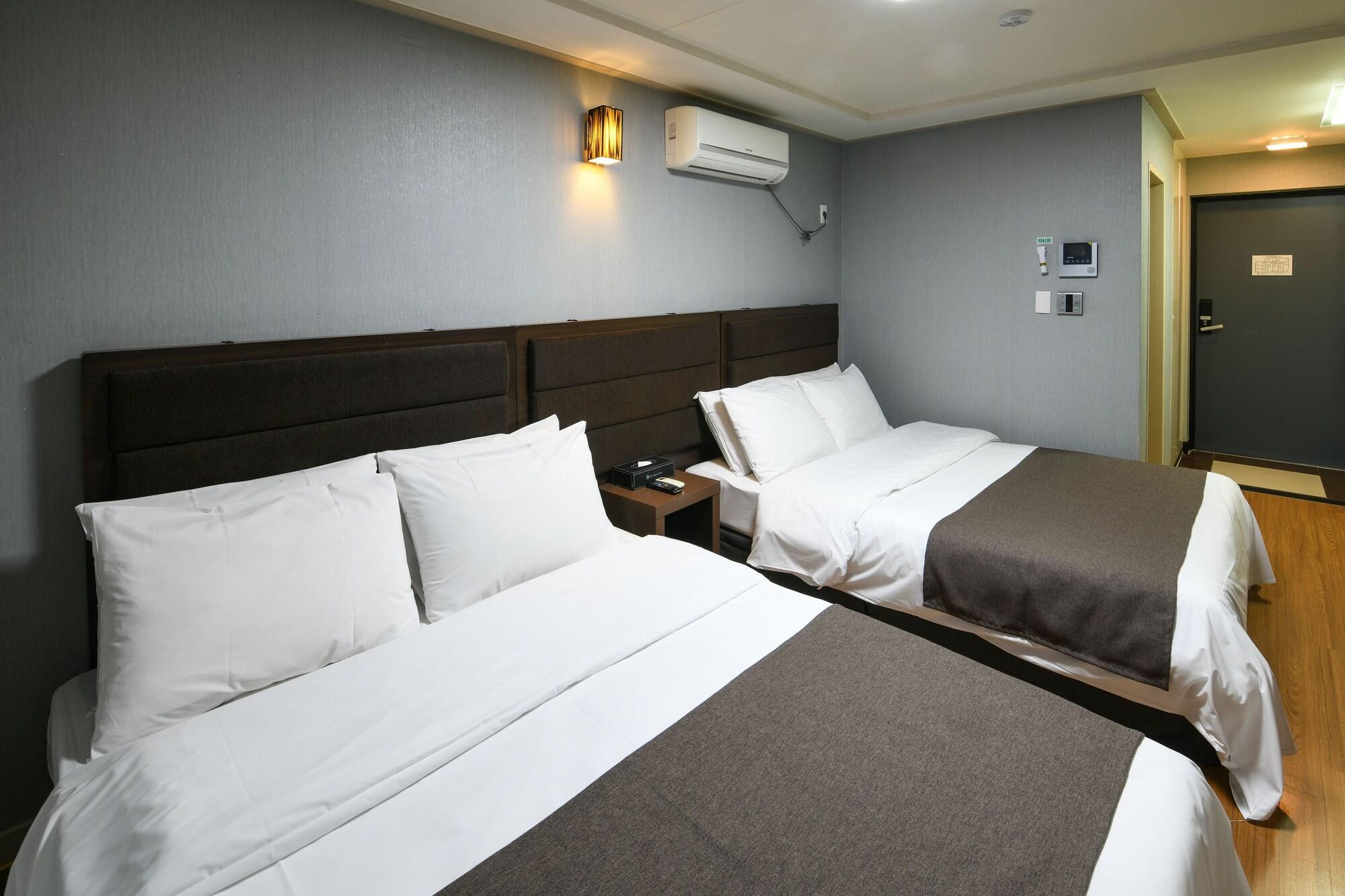 Jeju Airport Hotel Экстерьер фото