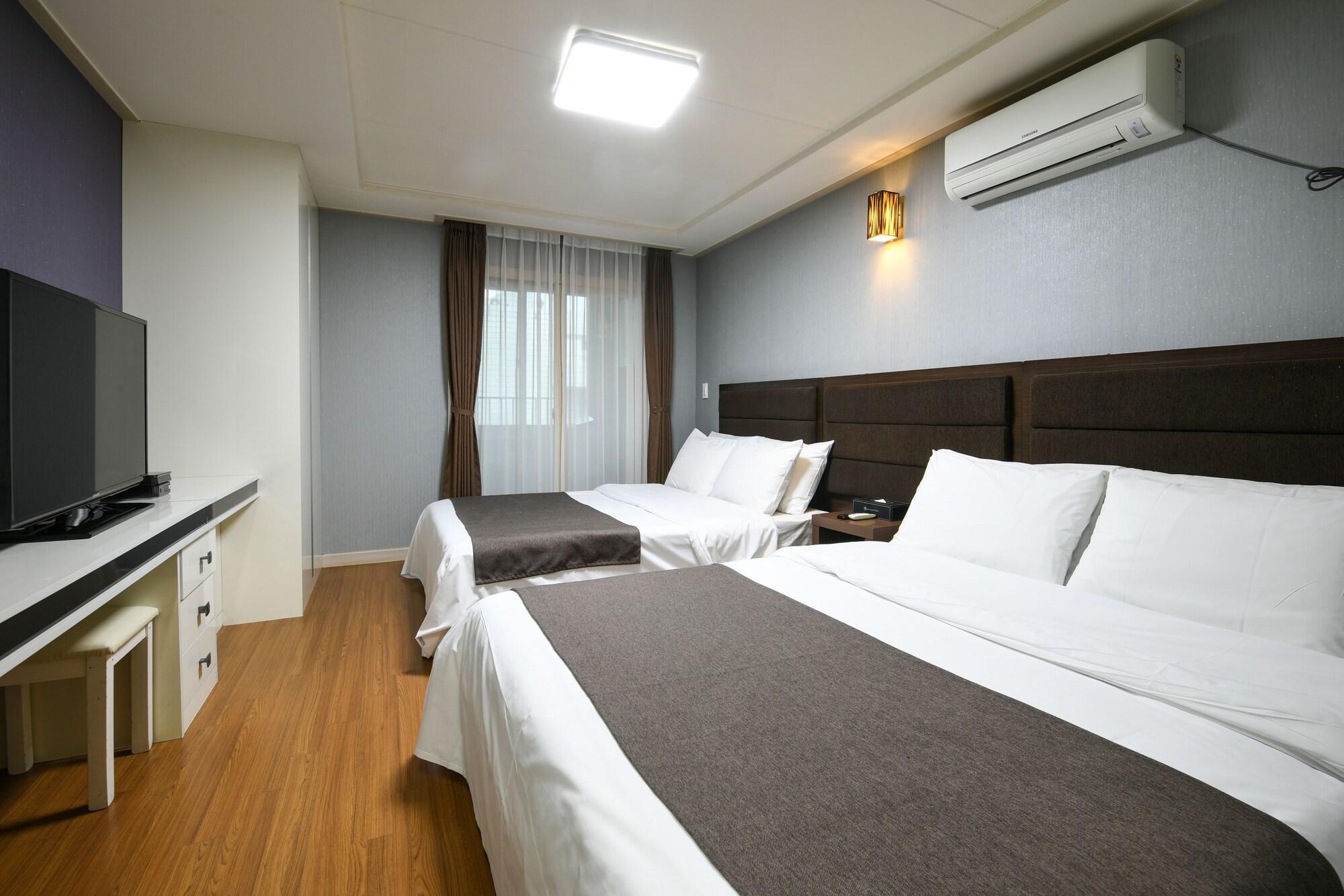 Jeju Airport Hotel Экстерьер фото