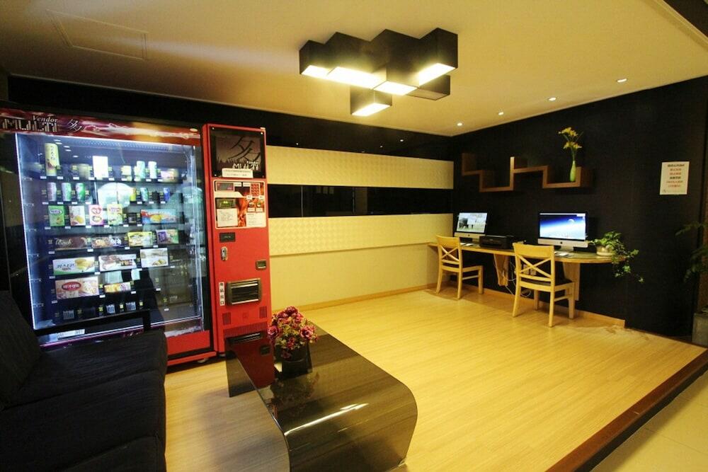 Jeju Airport Hotel Экстерьер фото