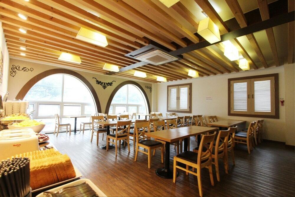 Jeju Airport Hotel Экстерьер фото