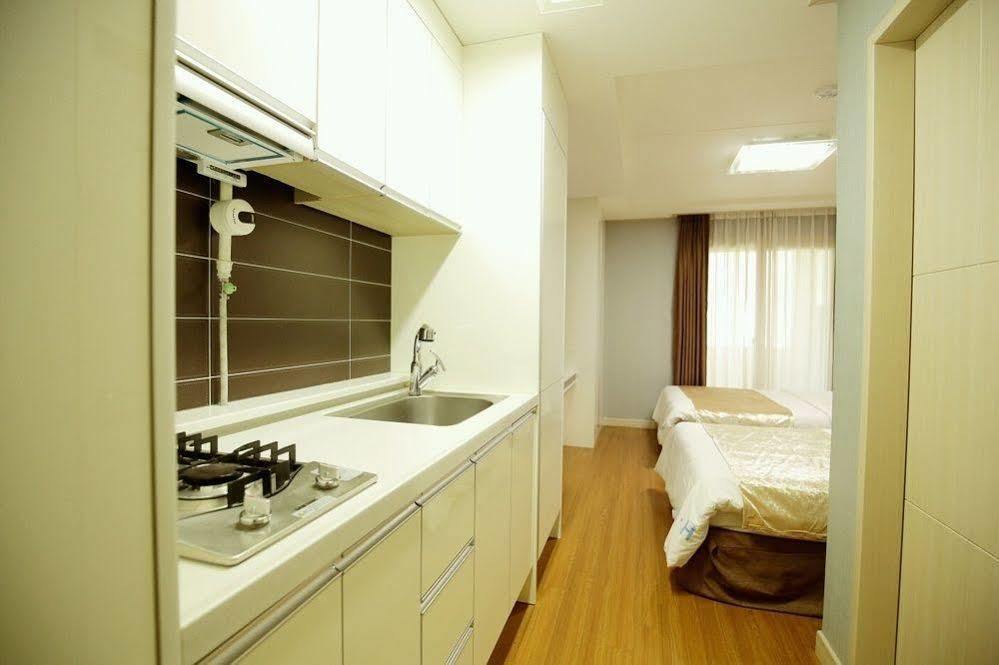 Jeju Airport Hotel Экстерьер фото